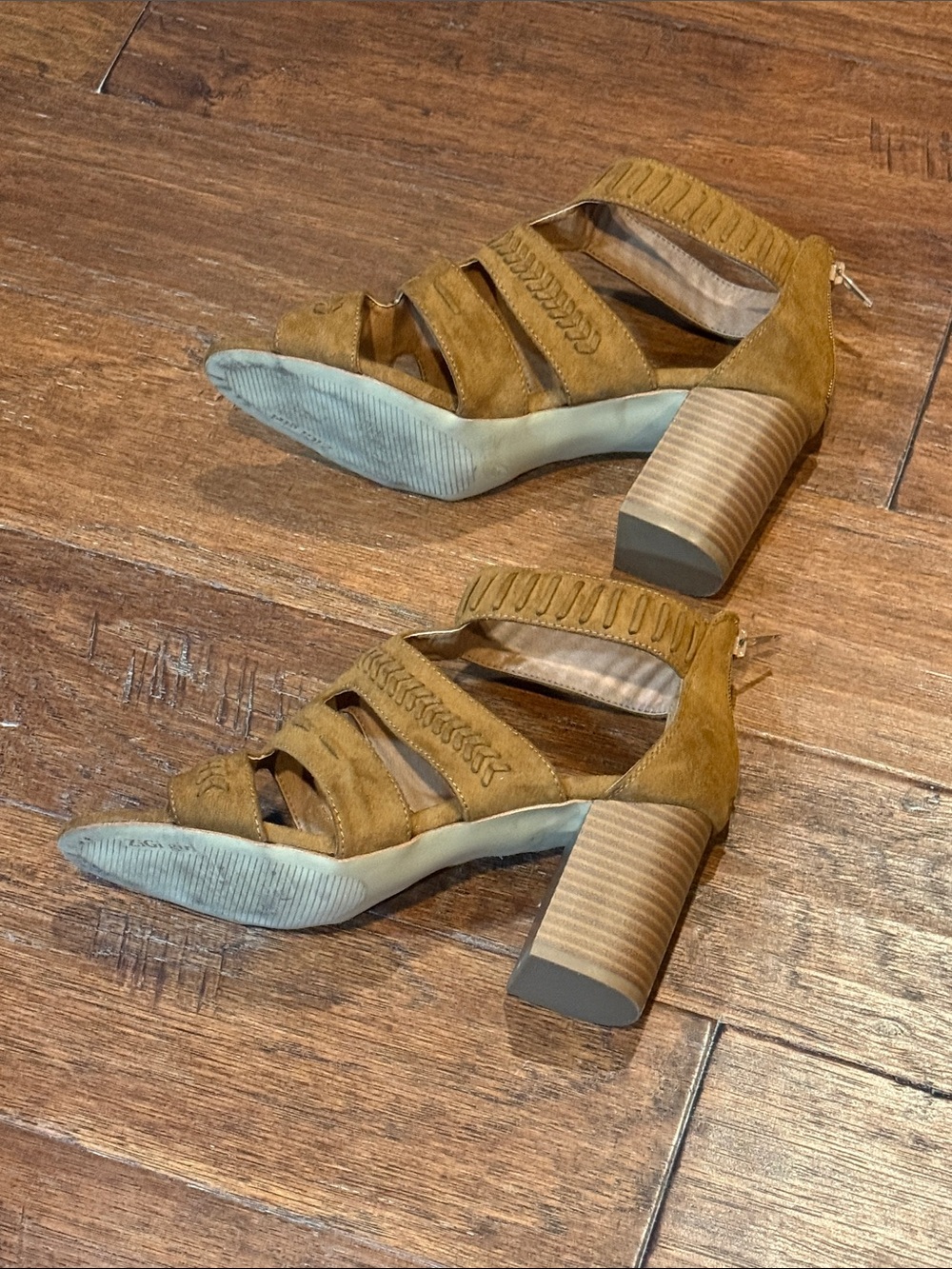 Size 10 - Zigi Girl Heels - Picture 7 of 9